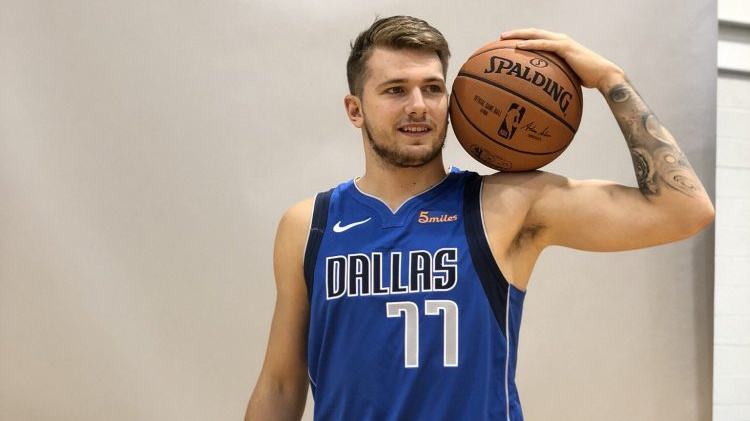 8名球员 8名球员