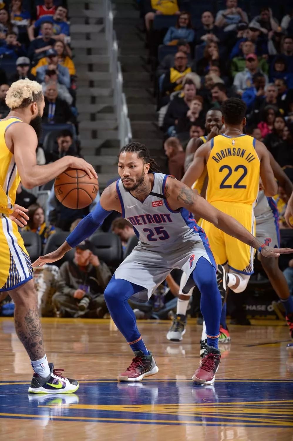 与稳定的冠 与稳定的冠